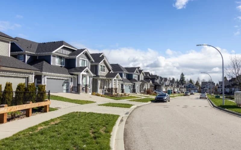 What You Need to Know Before Living In An HOA Community