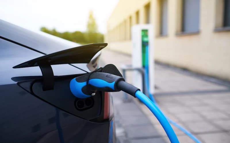 The Pros and Cons of Electric Vehicles